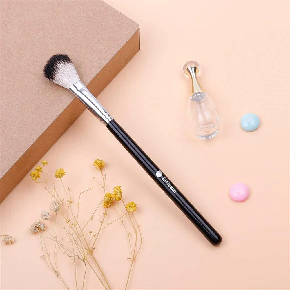 DUcare Highlighter Brush Multifunctional Makeup Brushes Goat Hair Blending Make up Brushes Eyebrow Eyeshadow Brush Makeup Tools